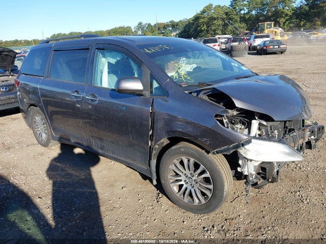 2018 TOYOTA SIENNA XLE 8 PASSENGER