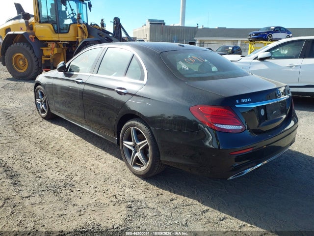 2019 MERCEDES-BENZ E 300 4MATIC 3