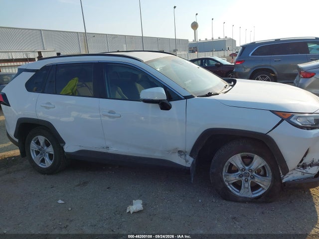2021 TOYOTA RAV4 XLE 13