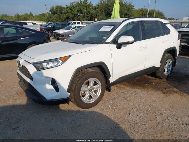 2021 TOYOTA RAV4 XLE 2
