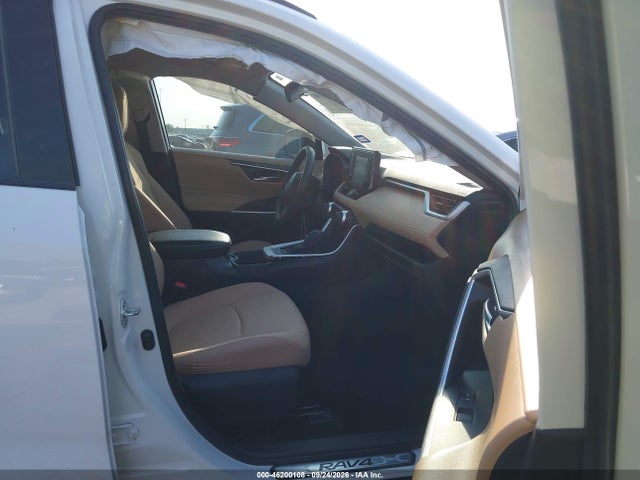 2021 TOYOTA RAV4 XLE 5