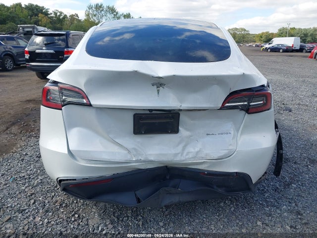 2023 TESLA MODEL Y AWD/LONG RANGE 16