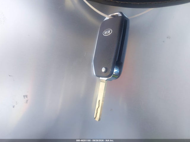 2021 KIA SELTOS S 11
