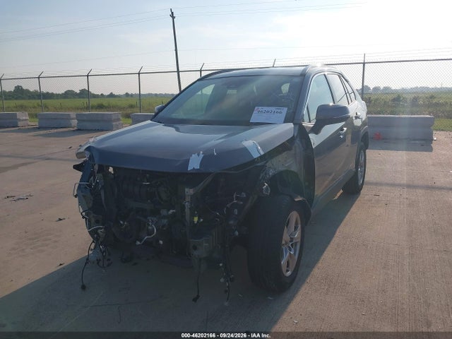 2024 TOYOTA RAV4 XLE 2