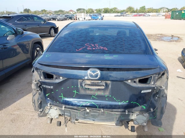2018 MAZDA MAZDA3 TOURING 17