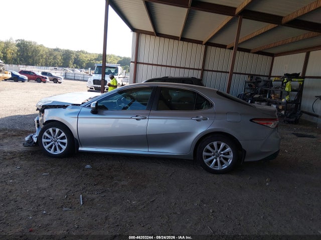2018 TOYOTA CAMRY LE 15