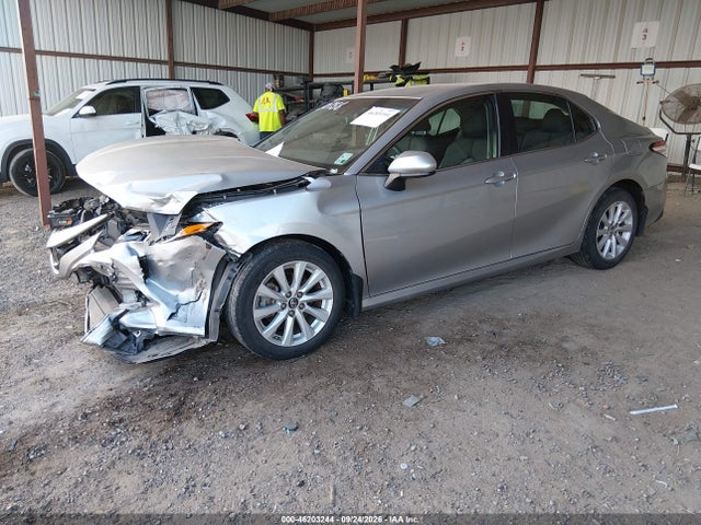 2018 TOYOTA CAMRY LE 2