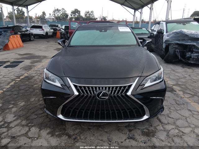 2025 LEXUS ES 300H 12