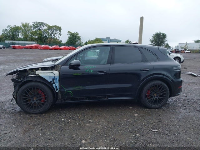 2021 PORSCHE CAYENNE GTS 14