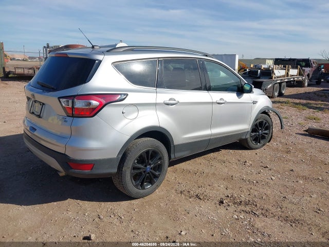 2017 FORD ESCAPE SE 4