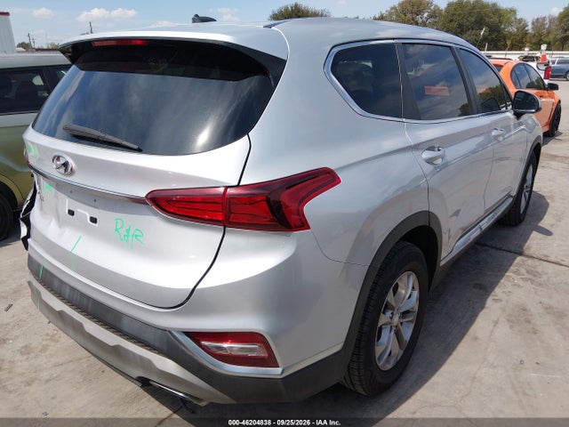 2019 HYUNDAI SANTA FE SE 4