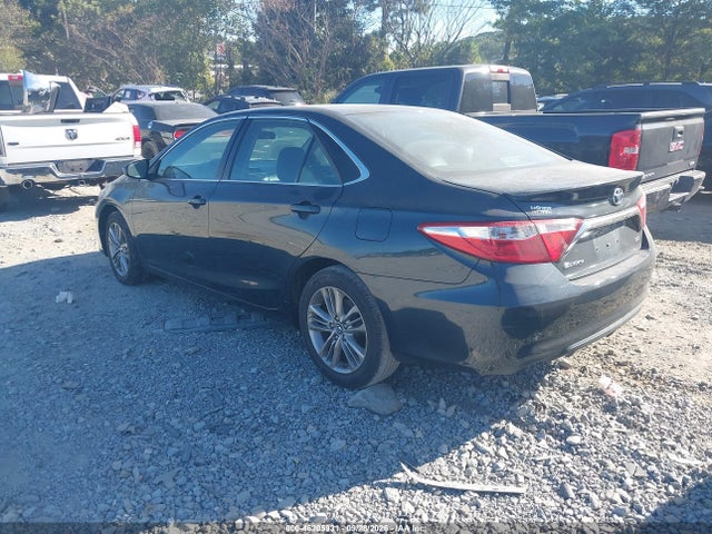 2017 TOYOTA CAMRY SE 3