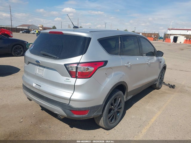 2017 FORD ESCAPE SE 4
