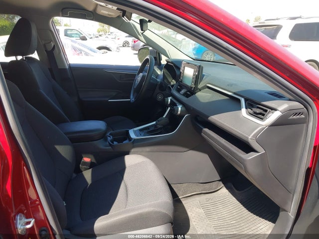 2019 TOYOTA RAV4 LE 5