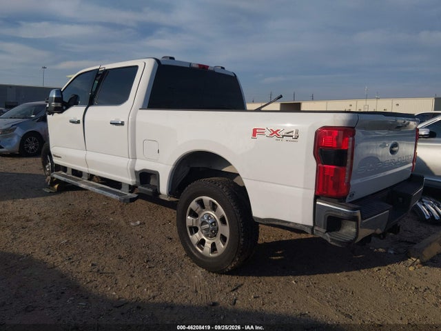 2025 FORD F-250 LARIAT 3