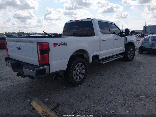 2025 FORD F-250 LARIAT 4