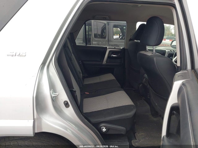 2019 TOYOTA 4RUNNER SR5 8