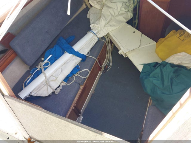 1985 HUNTER 23 FT. 8