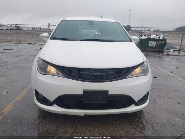 2020 CHRYSLER PACIFICA TOURING 13