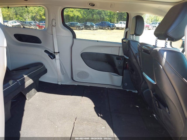2023 CHRYSLER PACIFICA LIMITED 8
