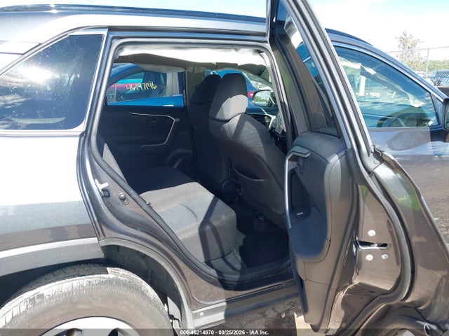 2019 TOYOTA RAV4 LE 8