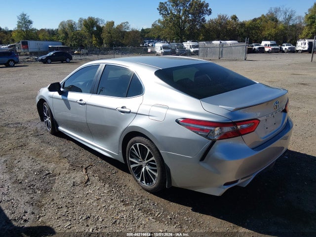 2018 TOYOTA CAMRY SE 3
