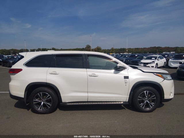 2018 TOYOTA HIGHLANDER LE 13
