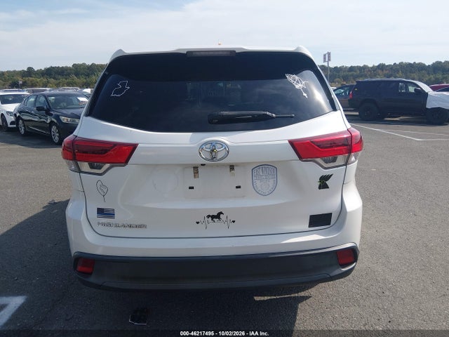 2018 TOYOTA HIGHLANDER LE 16