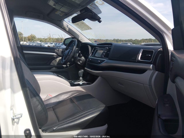 2018 TOYOTA HIGHLANDER LE 5
