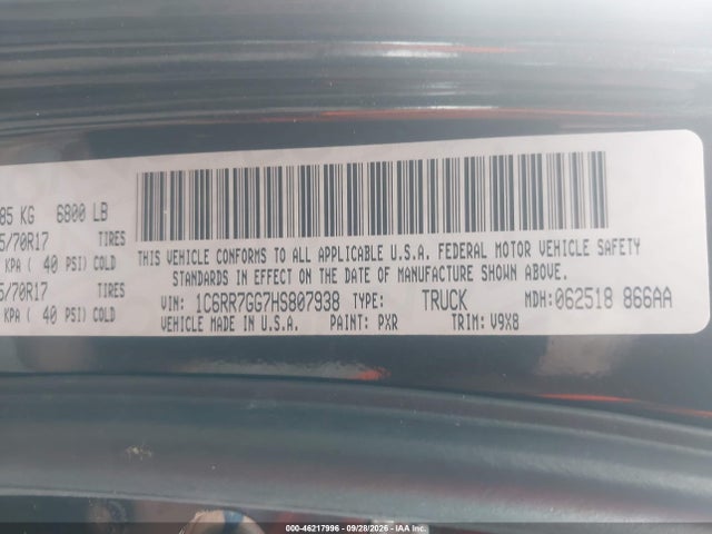 2017 RAM 1500 SLT 4X4 6'4 BOX 9