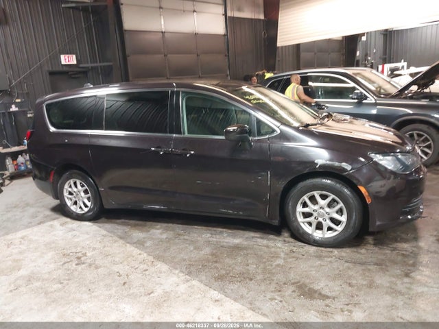 2017 CHRYSLER PACIFICA TOURING 13