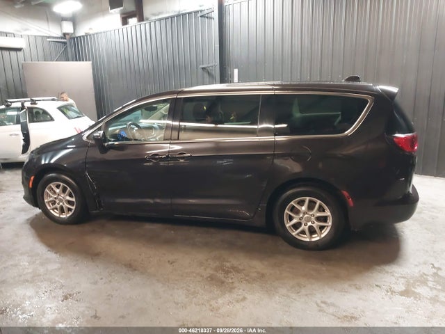 2017 CHRYSLER PACIFICA TOURING 14