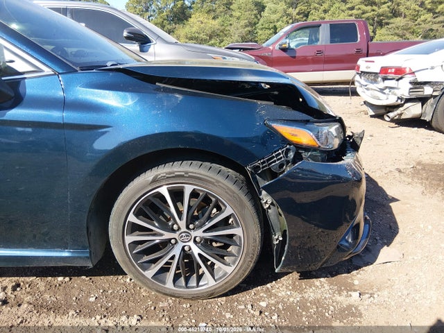 2019 TOYOTA CAMRY SE 6