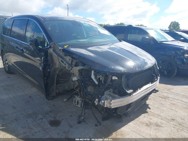 2024 CHRYSLER PACIFICA HYBRID SELECT 6