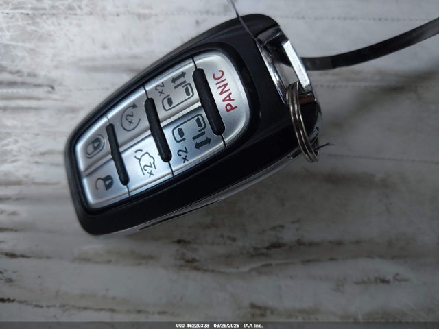 2019 CHRYSLER PACIFICA TOURING PLUS 11