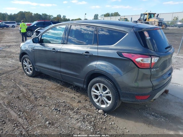 2017 FORD ESCAPE SE 3