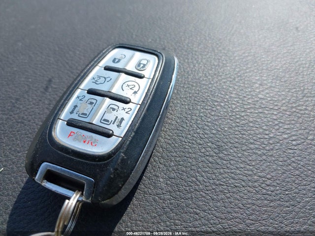 2017 CHRYSLER PACIFICA LIMITED 11