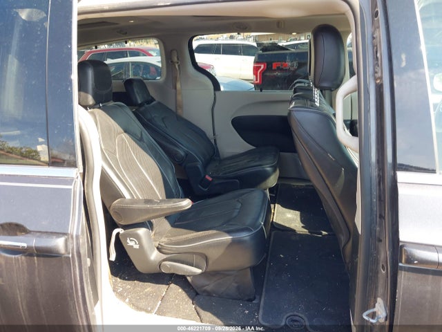 2017 CHRYSLER PACIFICA LIMITED 8
