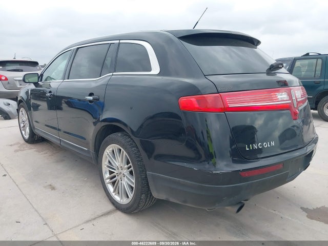 2019 LINCOLN MKT RESERVE 3