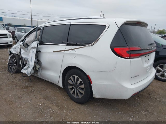 2021 CHRYSLER PACIFICA TOURING L 3