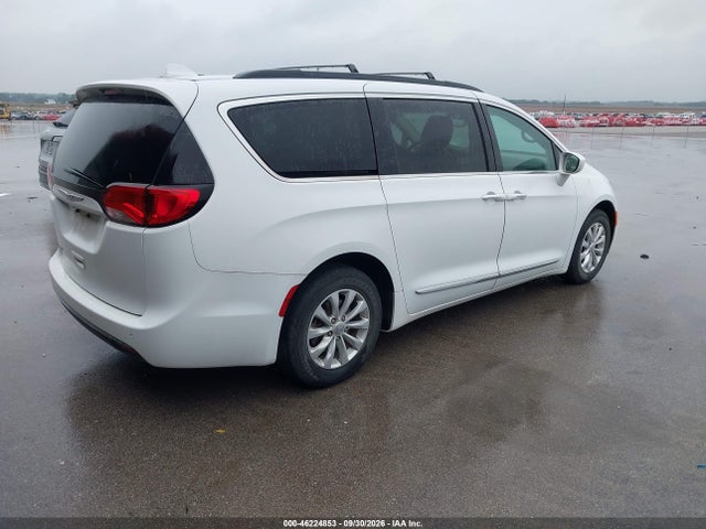 2017 CHRYSLER PACIFICA TOURING-L 4