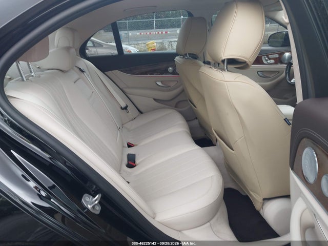 2017 MERCEDES-BENZ E 300 4MATIC 8