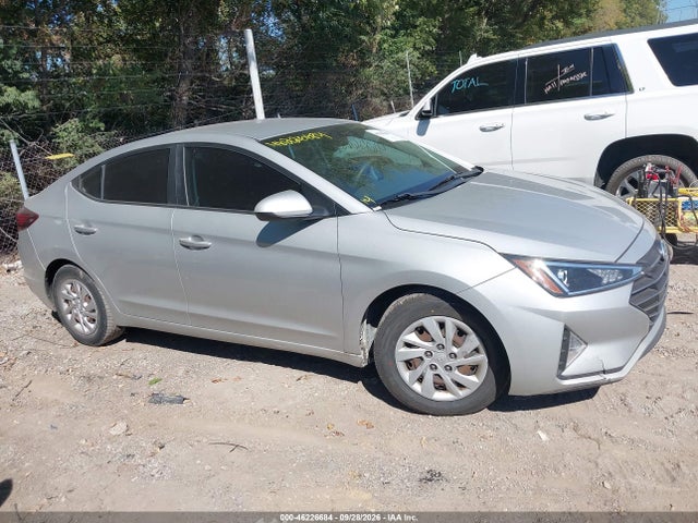 2019 HYUNDAI ELANTRA SE 13