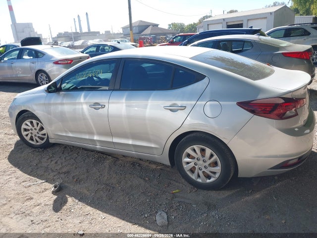 2019 HYUNDAI ELANTRA SE 14