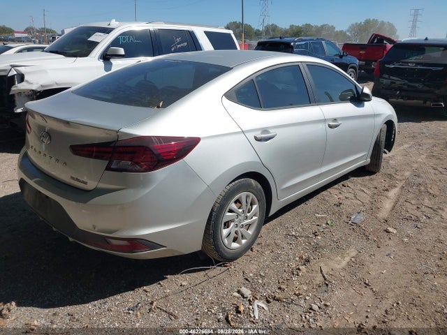 2019 HYUNDAI ELANTRA SE 4
