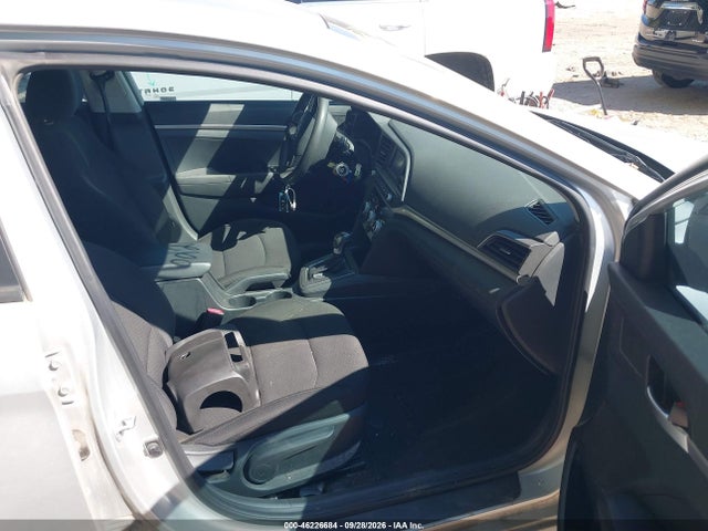 2019 HYUNDAI ELANTRA SE 5
