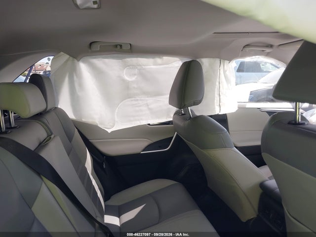 2019 TOYOTA RAV4 XLE PREMIUM 8