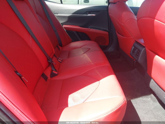 2019 TOYOTA CAMRY XSE 8