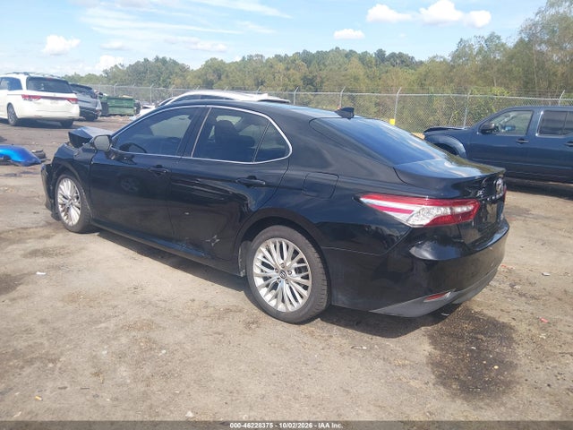 2019 TOYOTA CAMRY XLE 3