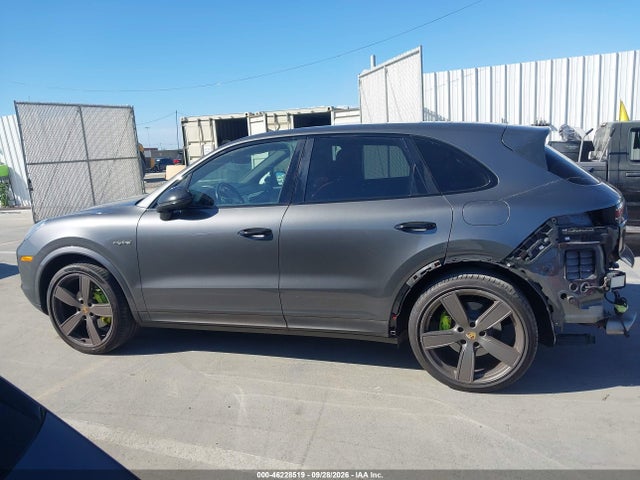 2019 PORSCHE CAYENNE E-HYBRID 15